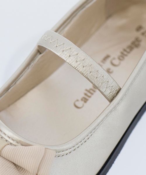 Catherine Cottage（キャサリンコテージ）の「グログランリボンシューズ（ドレスシューズ・キッズ・ブラック/ゴールド・19/13/15 /14/17/18/21/20/16）」の6枚目の写真