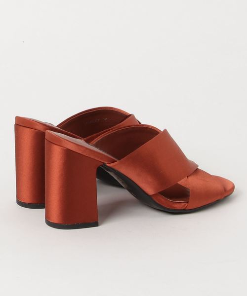 Banner Barrett(バナーバレット)の「【SENSO】 SATIN SANDAL/サテンサンダル(サンダル・レディース・ブラック/ベージュ・37/36)」の4枚目の写真