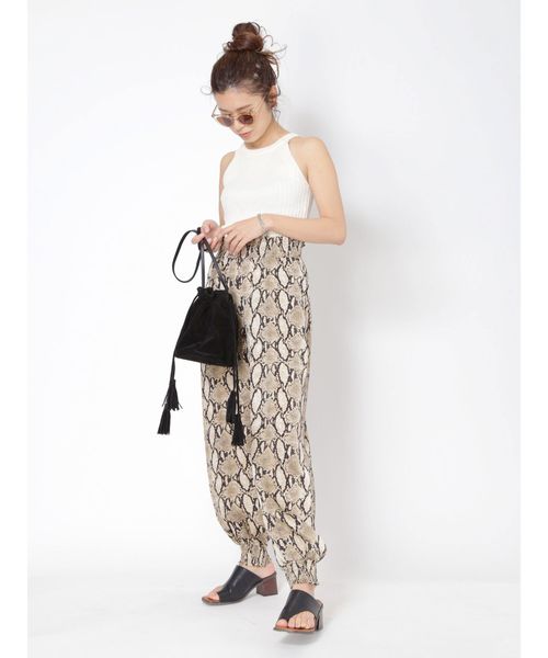 Ungrid（アングリッド）の「パイソンボリュームラフパンツ（その他パンツ・レディース・その他1・FREE）」の2枚目の写真