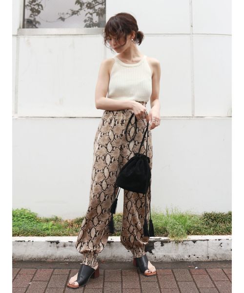 Ungrid（アングリッド）の「パイソンボリュームラフパンツ（その他パンツ・レディース・その他1・FREE）」の9枚目の写真