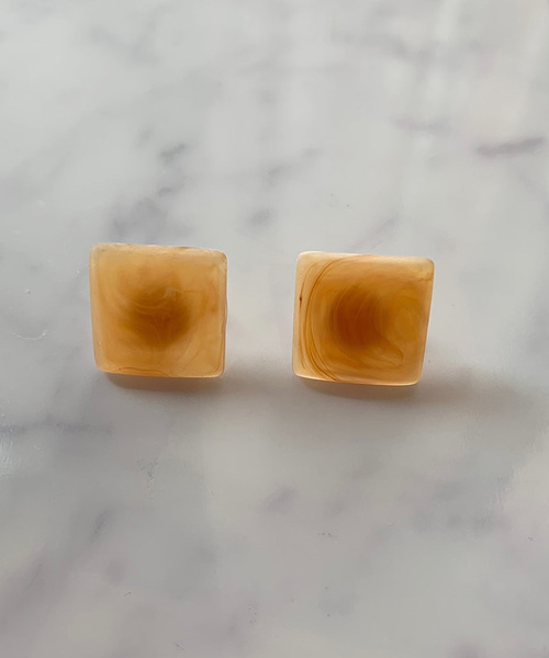 dictionary（ディクショナリー）の「【dictionary / ディクショナリー】 カラービーズ ピアス（ピアス（両耳用）・レディース・ホワイト/ピンク/イエロー/ベージュ/ブラウン/レッド/オフホワイト/ターコイズブルー・FREE）」の2枚目の写真