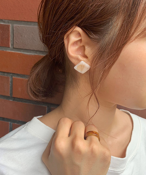 dictionary（ディクショナリー）の「【dictionary / ディクショナリー】 カラービーズ ピアス（ピアス（両耳用）・レディース・ホワイト/ピンク/イエロー/ベージュ/ブラウン/レッド/オフホワイト/ターコイズブルー・FREE）」の3枚目の写真