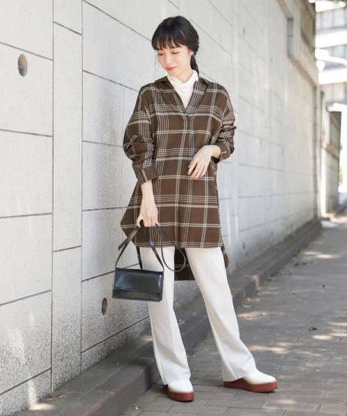 LOWRYS FARM（ローリーズファーム）の「ポンチバックスリットパンツ　848388（その他パンツ・レディース・ブラック/ブラウン/アイボリー・FREE）」の15枚目の写真