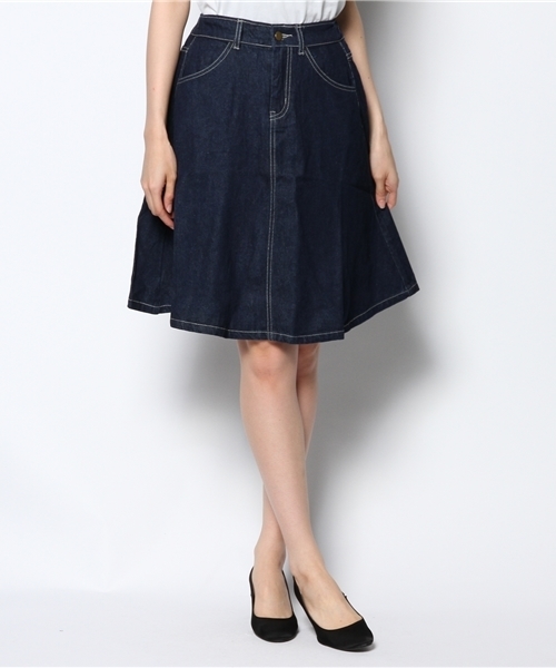 Chico（チコ）の「デニムフレアスカート（スカート・レディース・ネイビー/オフホワイト・FREE）」の3枚目の写真
