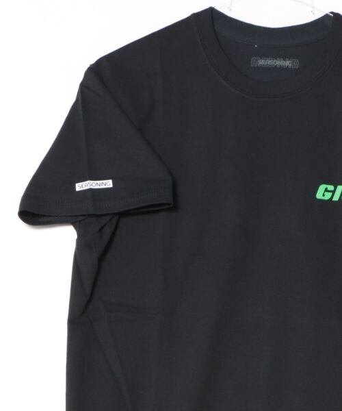 SEASONING(シーズニング)の「SEASONING × GIONO S/S TEE "AUTOMOBILE" - BLACK(Tシャツ/カットソー・メンズ・ブラック・LARGE/X-LARGE/SMALL/MEDIUM)」の4枚目の写真