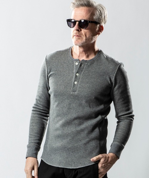wjk(ダヴルジェイケイ)の「mlt2903-henley long-T(back boa) Tシャツ(Tシャツ/カットソー)」|グレー