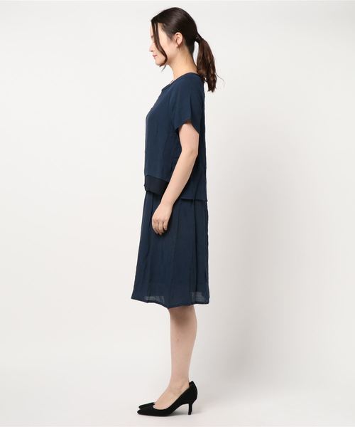 BELLUNA(ベルーナ)の「スラブ素材ドッキングワンピース(ワンピース・レディース・ネイビー/ターコイズブルー/テラコッタ・MEDIUM/LARGE/X-LARGE)」の4枚目の写真