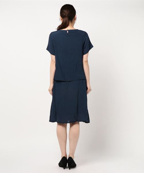 BELLUNA(ベルーナ)の「スラブ素材ドッキングワンピース(ワンピース・レディース・ネイビー/ターコイズブルー/テラコッタ・MEDIUM/LARGE/X-LARGE)」の5枚目の写真