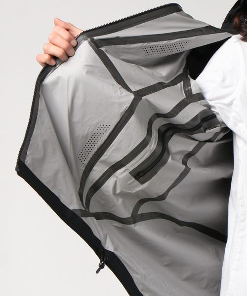 Snow Peak（スノーピーク）の「2.5L Wanderlust Jacket（ナイロン