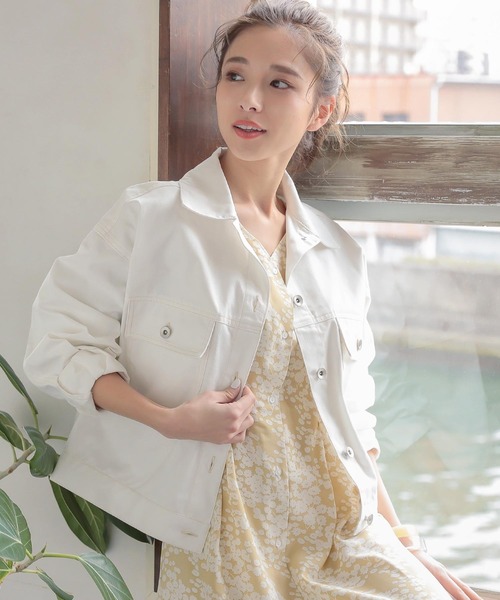 KOBE LETTUCE（コウベレタス）の「[ツイルorデニム]ショートジャケット（デニムジャケット・レディース・オフホワイト/モカ/ブルー系その他/グレイッシュベージュ・FREE）」の2枚目の写真