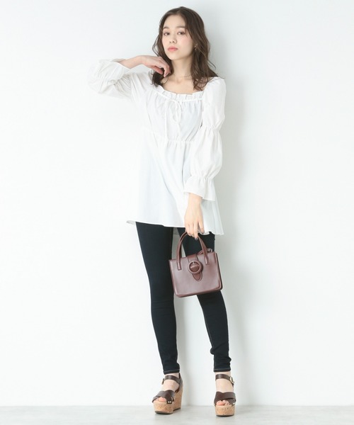 Heather（ヘザー）の「コットンギャザーチュニック　893858（シャツ/ブラウス・レディース・ホワイト/ネイビー・FREE）」の6枚目の写真