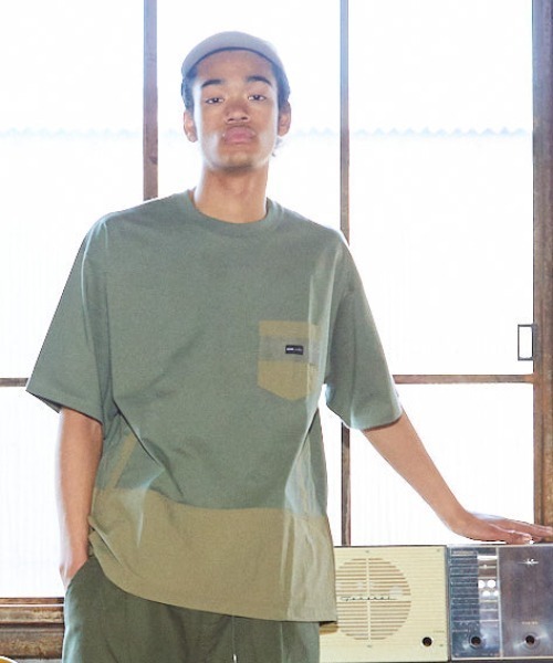 DEAR LAUREL(ディアローレル)の「DEAR LAUREL/ディアローレル Tシャツ D21S2104(Tシャツ/カットソー)」|カーキ