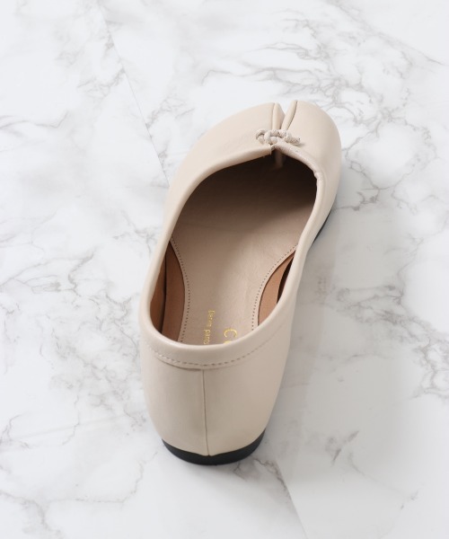 cepo(セポ)の「フラット タビパンプス(パンプス・レディース・オフホワイト/ブラウン・L/M)」の6枚目の写真