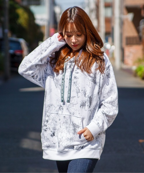 GGD（ジージーディー）の「総柄パーカー（パーカー・メンズ・オフホワイト/ホワイト/ブルー/アイボリー/グレー系その他3/パープル/ホワイト系その他/グレー系その他2/レッド/ブラック/パープル系その他/ブルー系その他/グレー系その他/グレー/ブルー系その他2・L/LL/M）」の2枚目の写真