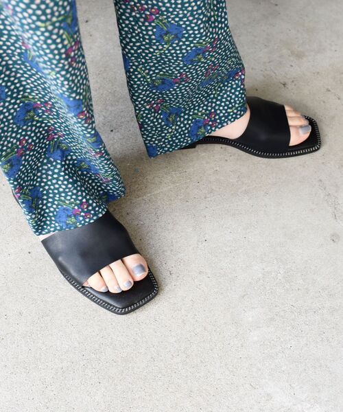 SHIPS（シップス）の「【WEB限定】チェーンサンダル 22.5~25◆（サンダル・レディース・ブラック/ダークグレー/ブラウン・35/36/37/38）」の16枚目の写真