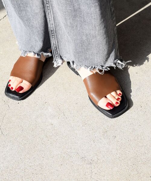 SHIPS（シップス）の「【WEB限定】チェーンサンダル 22.5~25◆（サンダル・レディース・ブラック/ダークグレー/ブラウン・35/36/37/38）」の11枚目の写真