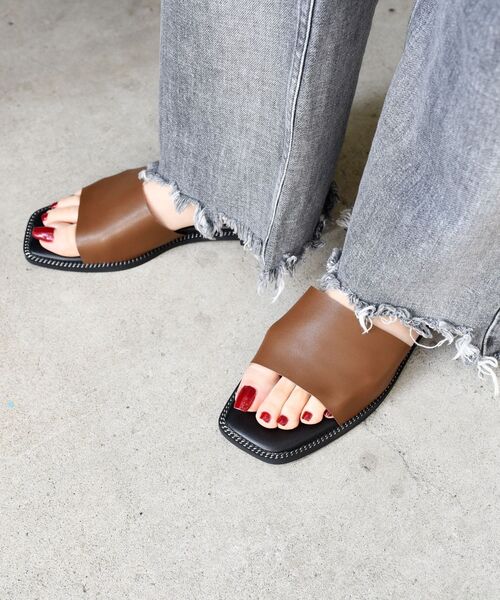 SHIPS（シップス）の「【WEB限定】チェーンサンダル 22.5~25◆（サンダル・レディース・ブラック/ダークグレー/ブラウン・35/36/37/38）」の9枚目の写真