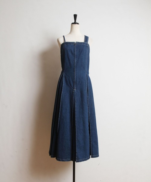 tocco closet(トッコ クローゼット)の「【ZOZO限定】マルチWAYサスペンダー付きフロントジップデニムタックジャンパースカート(ジャンパースカート・レディース・オフホワイト/ブルー・M)」の22枚目の写真