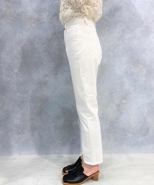 Q（キュー）の「Qgirlホワイトデニム（デニムパンツ・レディース・ホワイト・LARGE/MEDIUM/X-SMALL/SMALL）」の2枚目の写真