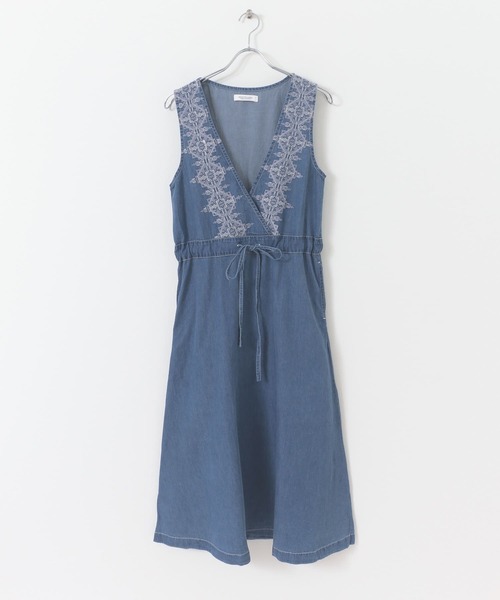 URBAN RESEARCH Sonny Label（アーバンリサーチサニーレーベル）の「クロス刺繍デニムジャンパースカート（ワンピース・レディース・ライトインディゴブルー/インディゴブルー・FREE）」の11枚目の写真