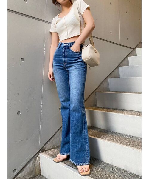 EVRIS（エヴリス）の「ECOフレアデニムパンツ（デニムパンツ・レディース・インディゴブルー/ライトブルー・SMALL/MEDIUM）」の14枚目の写真