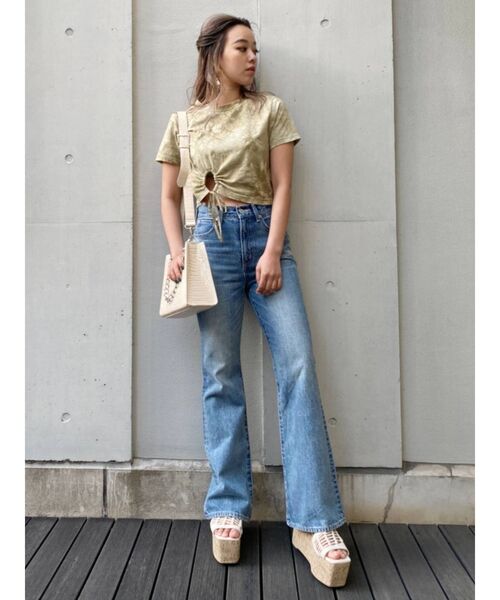 EVRIS（エヴリス）の「ECOフレアデニムパンツ（デニムパンツ・レディース・インディゴブルー/ライトブルー・SMALL/MEDIUM）」の11枚目の写真