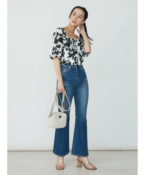 EVRIS（エヴリス）の「ECOフレアデニムパンツ（デニムパンツ・レディース・インディゴブルー/ライトブルー・SMALL/MEDIUM）」の18枚目の写真