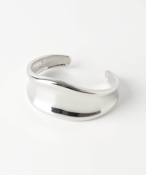 SMELLY（スメリー）の「ウェーブメタルバングル（バングル/リストバンド・レディース・シルバー・-）」の3枚目の写真