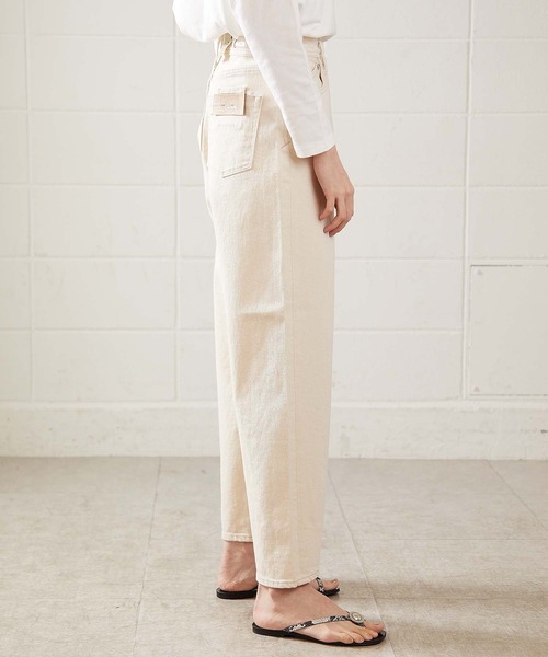 OUVRAGE CLASSE(ウヴラージュクラス)の「【YANUK/ヤヌーク】COLLEEN-color/ワイドテーパード(デニムパンツ・レディース・オフホワイト・MEDIUM/SMALL)」の17枚目の写真