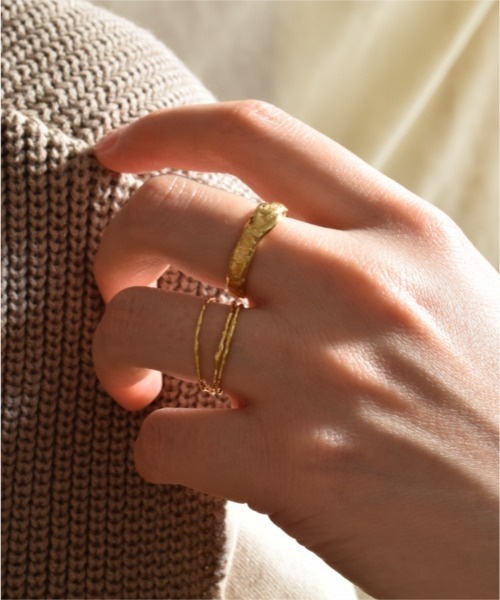 ombre bijoux（オンブルビジュー）の「【ombre bijoux/オンブル ビジュー】アンニュイリング(K18gp)（リング・レディース・ゴールド・#12/#9/#11/#13/#21/#7/#3/#17/#19/#15/#5）」の3枚目の写真