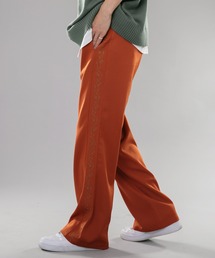 サイド刺繍パンツ