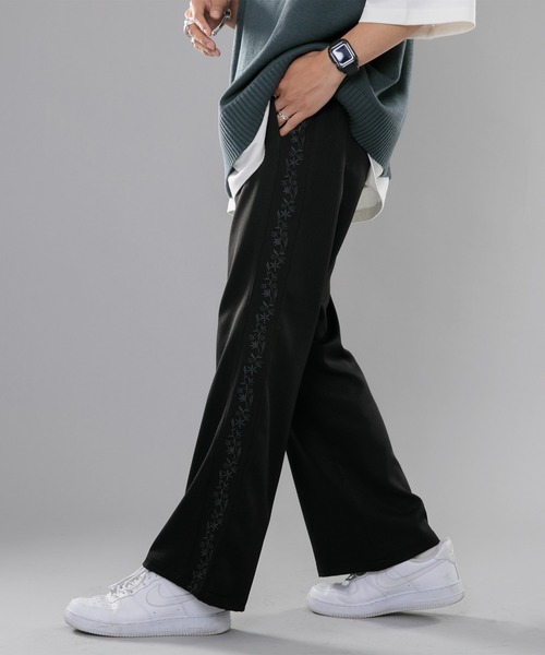 kutir(クティール)の「サイド刺繍パンツ(その他パンツ・メンズ・ブラック/ダークブルー/オレンジ・LARGE/MEDIUM/SMALL)」の2枚目の写真