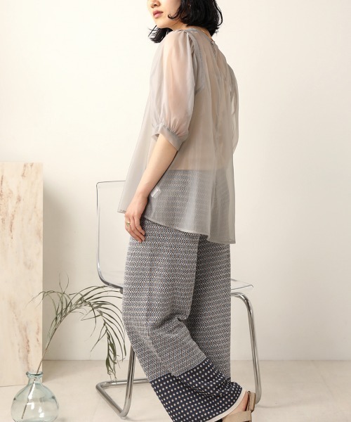 Bab(バブ)の「【WEB限定】ボリュームスリーブシアートップス(シャツ/ブラウス・レディース・ベージュ/ブラウン/グレー・38)」の10枚目の写真