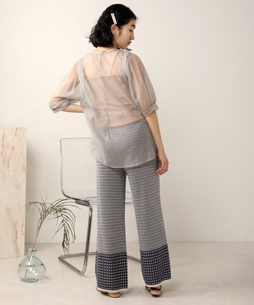 Bab(バブ)の「【WEB限定】ボリュームスリーブシアートップス(シャツ/ブラウス・レディース・ベージュ/ブラウン/グレー・38)」の12枚目の写真