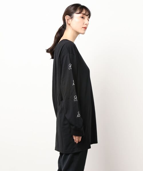 ANDGEEBEE（アンジービー）の「【UNISEX】ロゴスリーブロンT（Tシャツ/カットソー・レディース・ブラック/ホワイト・MEDIUM）」の4枚目の写真