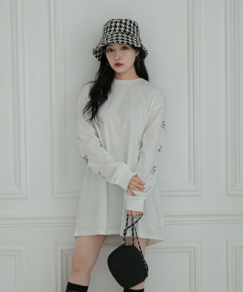 ANDGEEBEE（アンジービー）の「【UNISEX】ロゴスリーブロンT（Tシャツ/カットソー・レディース・ブラック/ホワイト・MEDIUM）」の6枚目の写真