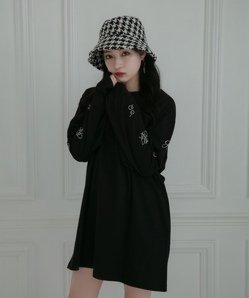 ANDGEEBEE（アンジービー）の「【UNISEX】ロゴスリーブロンT（Tシャツ/カットソー・レディース・ブラック/ホワイト・MEDIUM）」の15枚目の写真