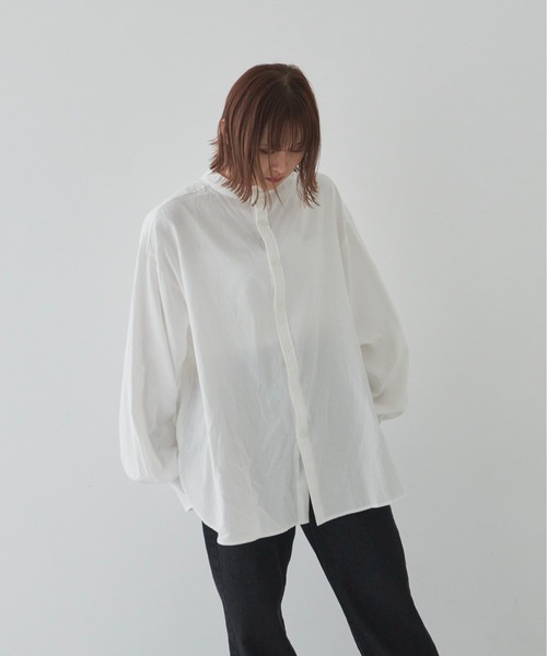 flaner(フラネ)の「ルーズバンドカラーシャツ(シャツ/ブラウス・レディース・ホワイト/ベージュ・FREE)」の3枚目の写真