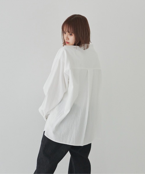 flaner(フラネ)の「ルーズバンドカラーシャツ(シャツ/ブラウス・レディース・ホワイト/ベージュ・FREE)」の5枚目の写真