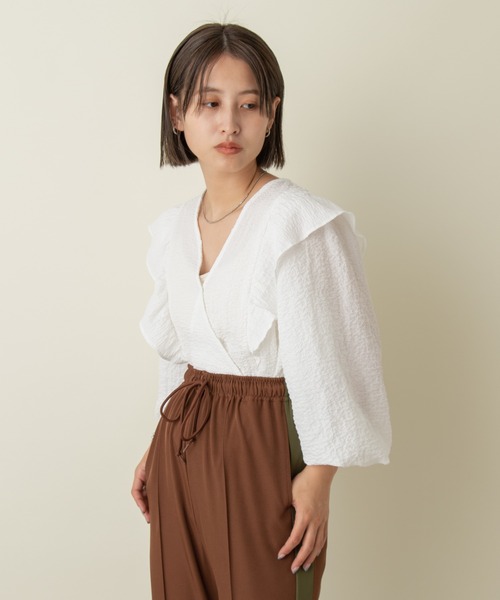 Kastane（カスタネ）の「フクレジャガードカシュクールカーデ（シャツ/ブラウス・レディース・オフホワイト/ベージュ・FREE）」の6枚目の写真