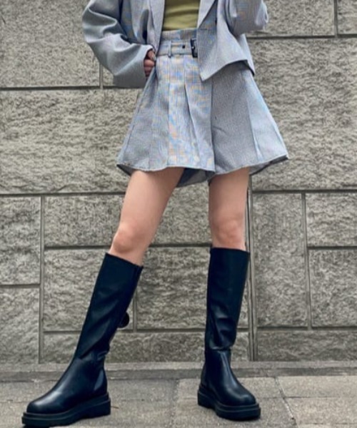 WEGO（ウィゴー）の「WEGO/ベルトタックプリーツキュロット（スカート・レディース・ブラウン/ベージュ系その他2/ブラック系その他2・FREE）」の2枚目の写真
