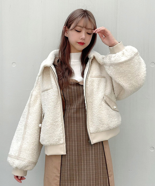 TITTY&CO.(ティティーアンドコー)の「レザーパイピングボアブルゾン(ブルゾン・レディース・オフホワイト/ブラック/モカ・FREE)」の18枚目の写真