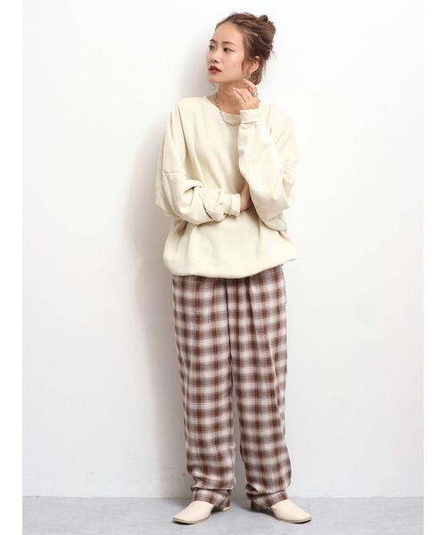 Ungrid（アングリッド）の「ウォッシュルーズスウェット(トレーナー)（スウェット・レディース・ブラウン/レッド/アイボリー・FREE）」の7枚目の写真