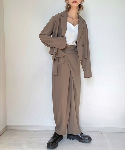 JUNOAH（ジュノア）の「ショート丈ジャケットラップパンツセットアップ