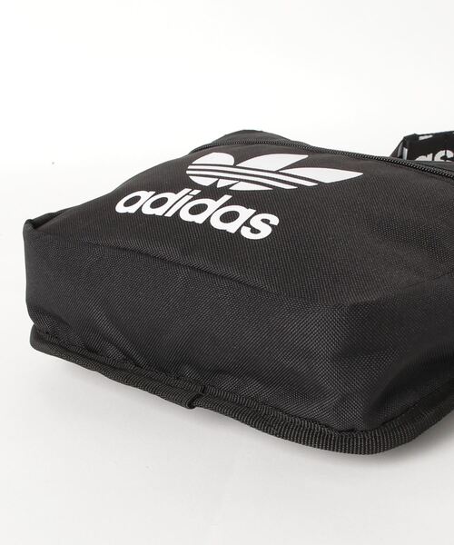 adidas（アディダス）の「アディカラー スリングバッグ / アディダス