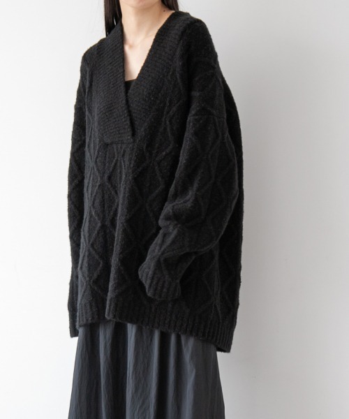 yuw（ユウ）の「BLUCLE CABLE PULLOVER　217876（ニット/セーター・レディース・ブラック/ブラウン/グリーン/ブルー・FREE）」の2枚目の写真