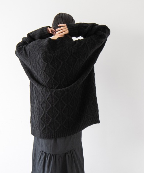 yuw（ユウ）の「BLUCLE CABLE PULLOVER　217876（ニット/セーター・レディース・ブラック/ブラウン/グリーン/ブルー・FREE）」の14枚目の写真