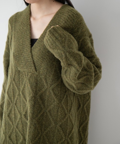 yuw（ユウ）の「BLUCLE CABLE PULLOVER　217876（ニット/セーター・レディース・ブラック/ブラウン/グリーン/ブルー・FREE）」の9枚目の写真
