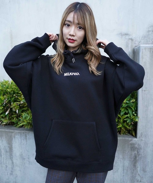MILKFED.(ミルクフェド)の「RABBIT BIG SWEAT HOODIE(パーカー・レディース・ブラック/ベージュ/オフホワイト・ONE SIZE)」の10枚目の写真