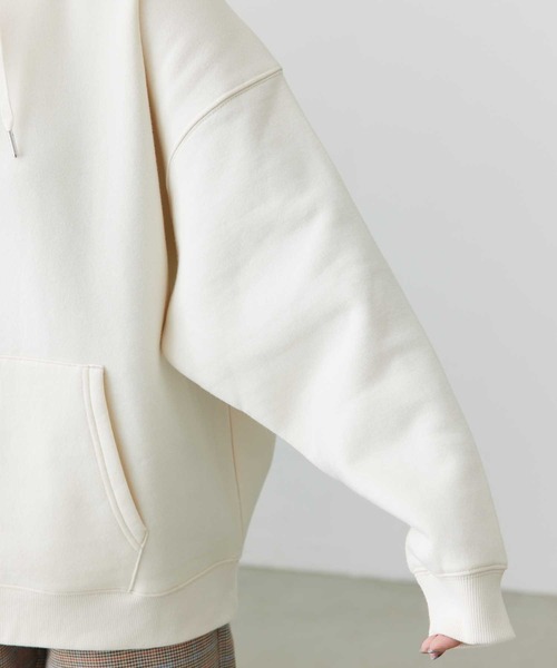 MILKFED.(ミルクフェド)の「RABBIT BIG SWEAT HOODIE(パーカー・レディース・ブラック/ベージュ/オフホワイト・ONE SIZE)」の18枚目の写真